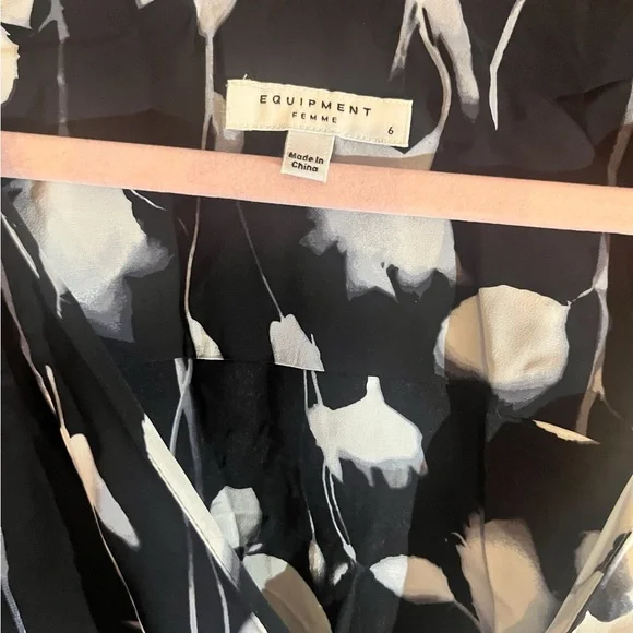 Equipment Femme Neema Silk Wrap Midi Dress Floral Black NWT Size 6 - Picture 3 of 4